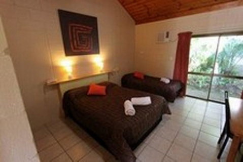 Tully Motel - Accommodation QLD 1