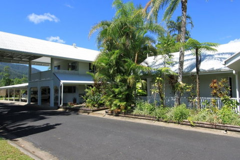 Tully Motel - Accommodation QLD 3