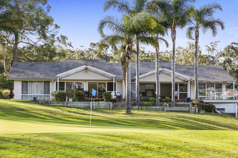 Tura Beach Golf Stays - Accommodation QLD 1