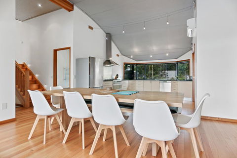 Tura Tree House - Accommodation QLD 2