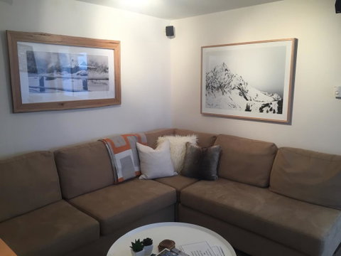 Twin Towers 504 B - Accommodation QLD 3