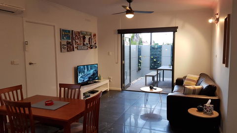 Two Bedroom Garden Apartment - Accommodation QLD 2