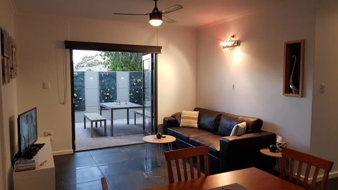 Two Bedroom Garden Apartment - Accommodation QLD 1