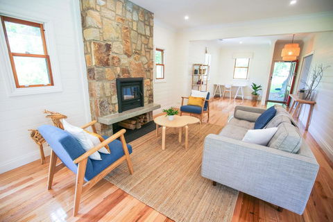 Two Oaks - Accommodation QLD 0