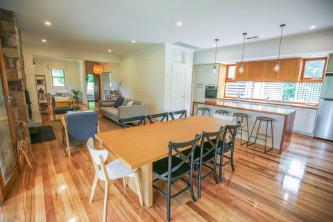 Two Oaks - Accommodation QLD 1