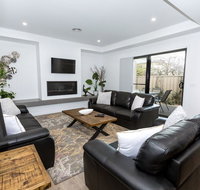 TWO TEN Sleeps 10 Luxury CBD Accommodation - Accommodation QLD