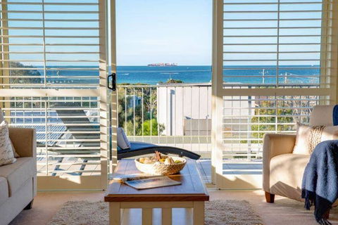 Tyrone Beach Retreat, VIEWS - Accommodation QLD 2