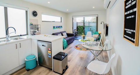 U101 Brunswick Living Brand New Deluxe Balcony Apartment Close To Airport And CBD - Accommodation QLD 0