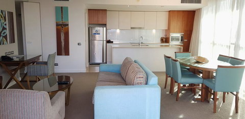 U212 Elston Grandsurf Resort - Accommodation QLD 2