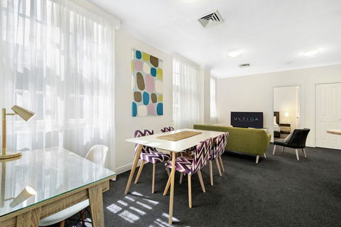 ULTIQA Rothbury Hotel - Accommodation QLD 2