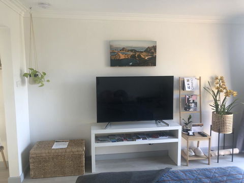 Unique Quiet Bungalow Little Bali Geelong - Accommodation QLD 2