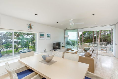 Unit 105 Plantation - Rainbow Beach, Plantation Resort, Second Floor, Aircon, Pool, Spa - Accommodation QLD 2