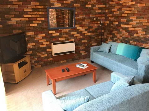 Unit 2 @ Beach Haven - Accommodation QLD 0