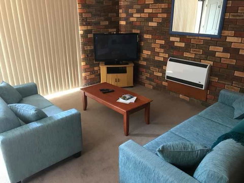 Unit 2 @ Beach Haven - Accommodation QLD 1