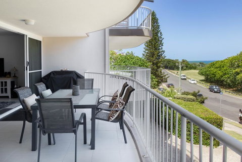 Unit 2 Point Break Apartments, 1-3 Point Arkwright, Linen Incl - Accommodation QLD 2