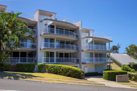 Unit 2 Point Break Apartments, 1-3 Point Arkwright, Linen Incl - Accommodation QLD 1