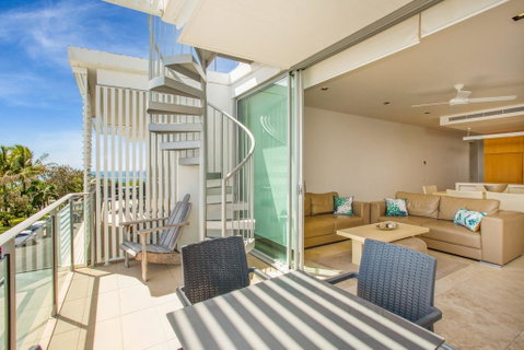 Unit 203 Plantation - Rainbow Beach, Plantation Resort Top Floor, Aircon, Free Wi-Fi - Accommodation QLD 0