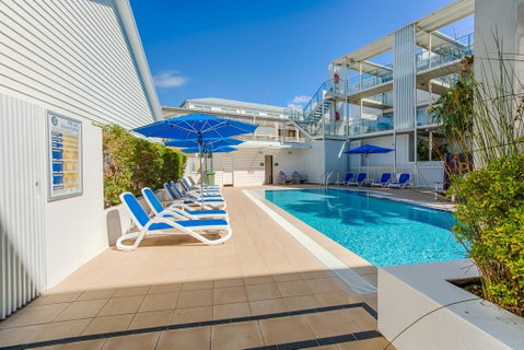 Unit 203 Plantation - Rainbow Beach, Plantation Resort Top Floor, Aircon, Free Wi-Fi - Accommodation QLD 1