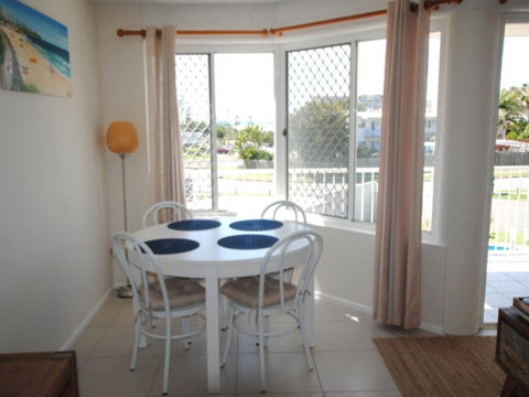 Unit 6 'mainsail Apartments' Free Wifi! - Accommodation QLD 3