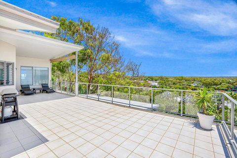 Unit 6 Rainbow Sea - Rainbow Beach, Amazing Ocean Views, Aircon, Wi-Fi, Pool, Walk To Beach - Accommodation QLD 3