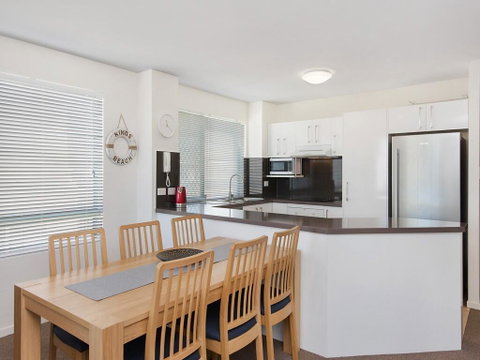Unit 7 Fair Haven, Kings Beach - Excellent Views! - Accommodation QLD 3
