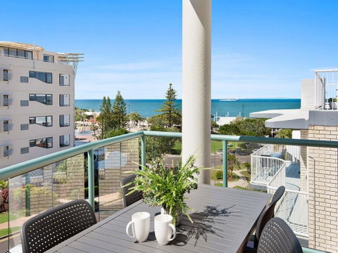 Unit 7 Fair Haven, Kings Beach - Excellent Views! - Accommodation QLD 1