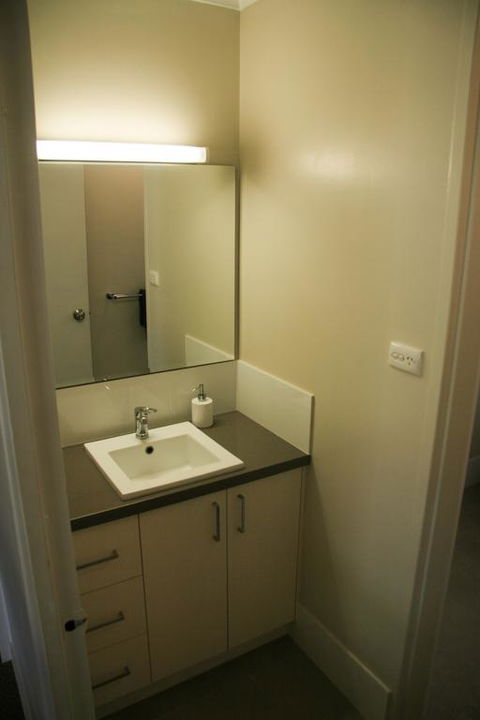 Unit1, Graydon Lodge - Accommodation QLD 3