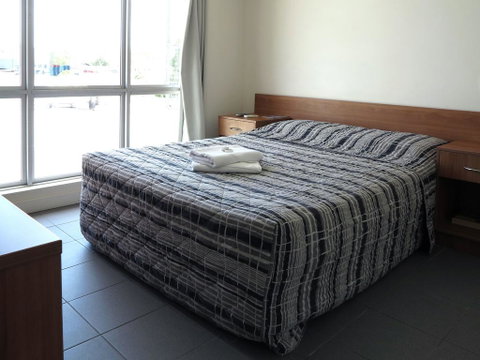 Upper Ross Hotel - Accommodation QLD 1