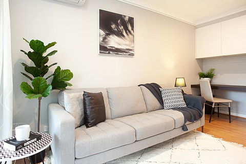 Urban Rest - Elizabeth St - Accommodation QLD 1