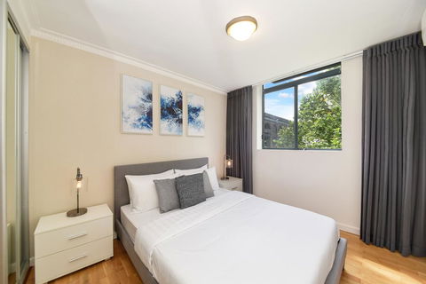 Urban Rest - Foveaux St - Accommodation QLD 2