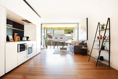 Urban Rest - Riley St - Accommodation QLD 0