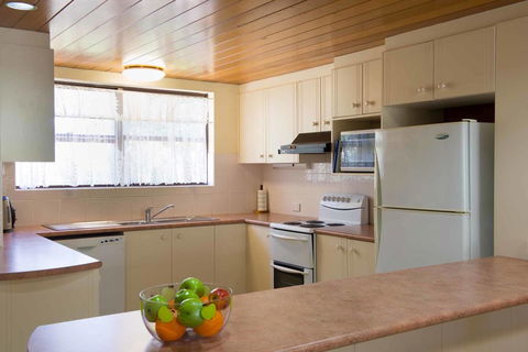 Vacation Village - Accommodation QLD 3