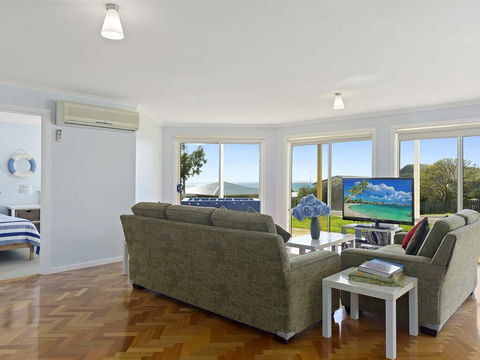 VALLEY VIEWS - 10 Valley Heights Drive - Accommodation QLD 3