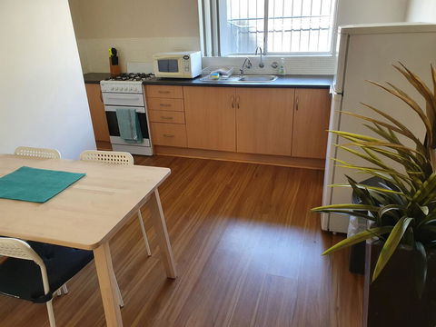 Value 2 Bed Villa Close To QEH + Airport + City + Beach - Accommodation QLD 3