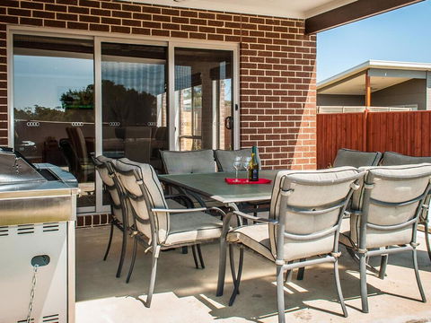 Valencia - Accommodation QLD 3