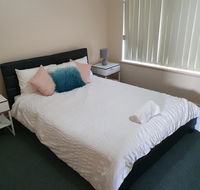 Value 2 Bed Villa Close to QEH  Airport  City  Beach - Accommodation QLD