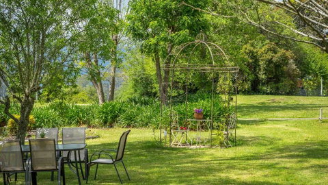 Vicarage View Cottage - Accommodation QLD 1