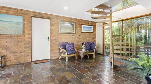 VIEWS AT MCCRAE..... - Accommodation QLD 1