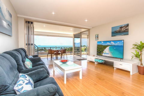 VIEWS ON ELSHEBY - Accommodation QLD 0