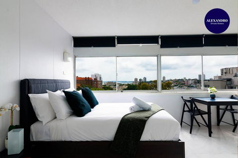 Views To Die For// Studio Rushcutters Bay // Free Parking - Accommodation QLD 0