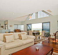Villa Mer - stylish waterfront accommodation - Accommodation QLD