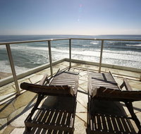 Viscount on the Beach - Accommodation QLD