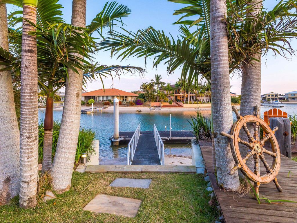 Wooloweyah NSW Accommodation QLD