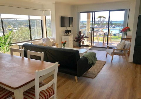 Vista Marina Penthouse #6 - Accommodation QLD 2