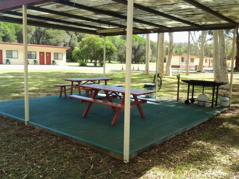 Wagon Wheel Motel & Units - Accommodation QLD 2