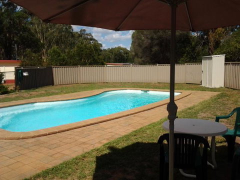 Wagon Wheel Motel & Units - Accommodation QLD 0