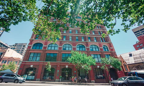 Wake Up! Sydney Central - Accommodation QLD 2