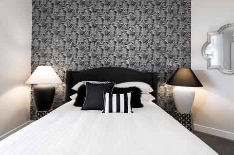 Walk Everywhere In The City From A Historic Home - Accommodation QLD 0