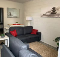Walk to Lamberts Beach with Wi-fi and Netflix - Accommodation QLD
