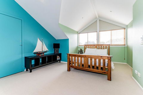 WALKIN' ON SUNSHINE - Accommodation QLD 2